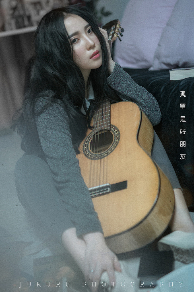 亚洲成人av片